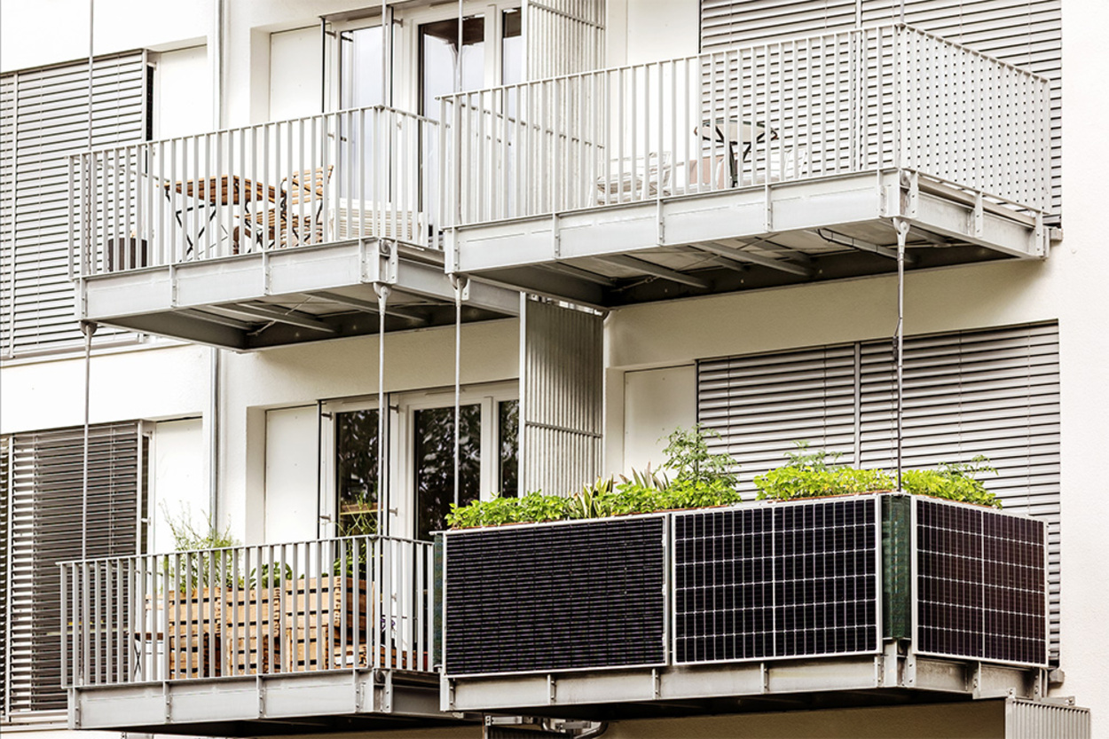 Balkon­kraftwerk bei Elektro Frank GmbH in Mainleus